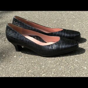 BeautiFeel 'Celine' Mid Heel Pumps Croc print (used)